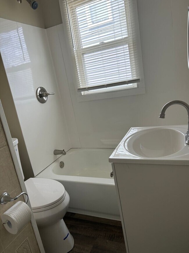 Foto del edificio - Updated 2/3 Bedroom Bedroom Austintown Home for Rent