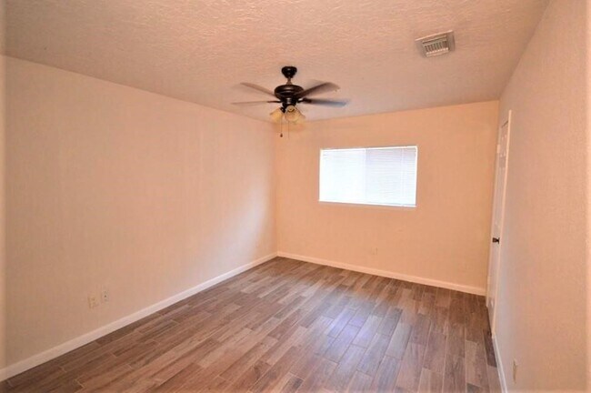 Foto del edificio - 2314 Crooked Ln