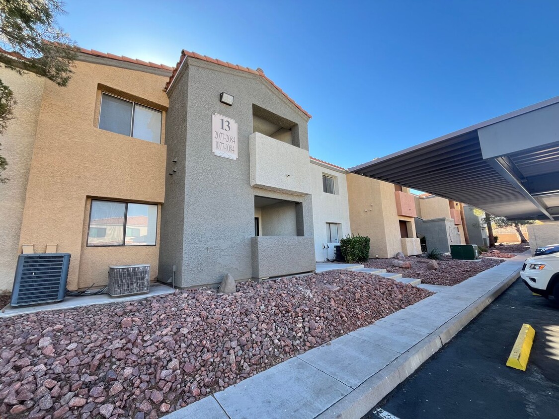 Foto principal - 3 Bedroom Apartment in Desert Shores!