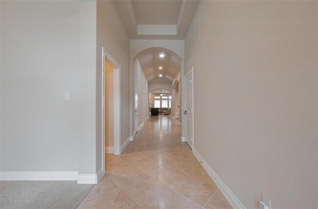 Building Photo - 2722 Park Oak Ct