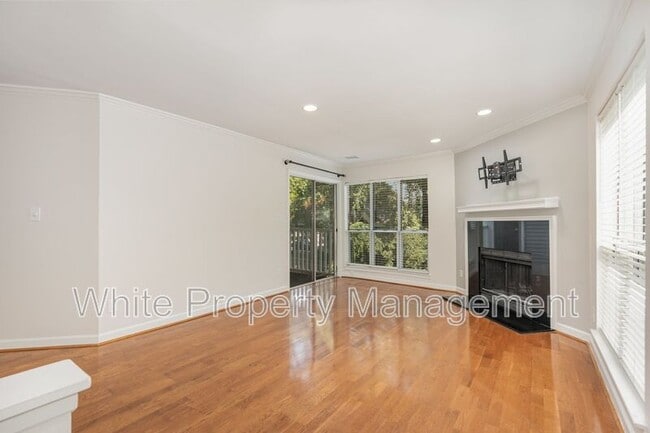 Building Photo - 2516 Cranbrook Ln