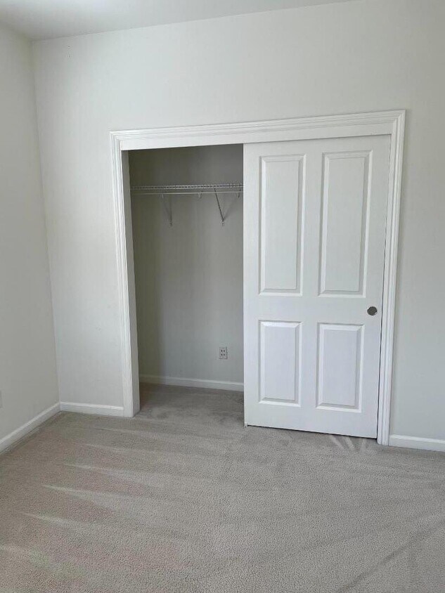 Primary Photo - 200 Live Oak Way