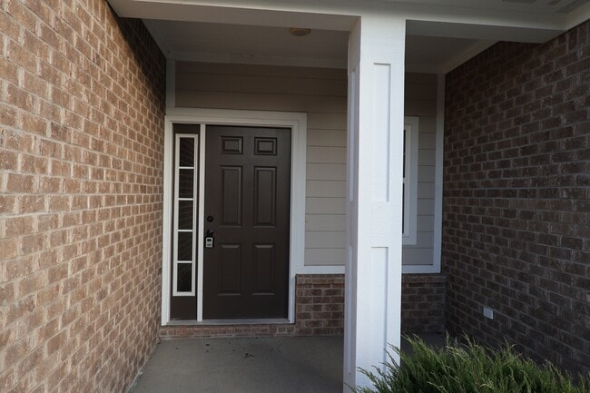 Building Photo - 2951 Daylily Dr