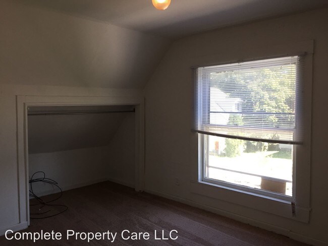 Building Photo - 109 N Martin St