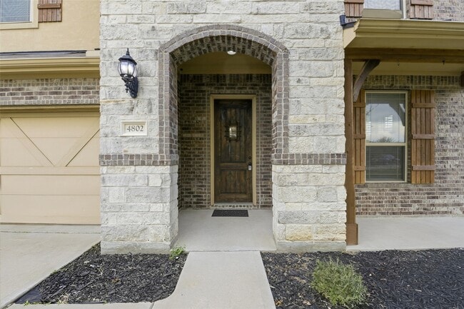 Foto del edificio - 4802 Taylor Drive