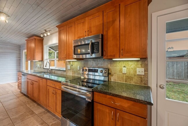 Foto del edificio - Woodridge Home 4bd 3ba great location!