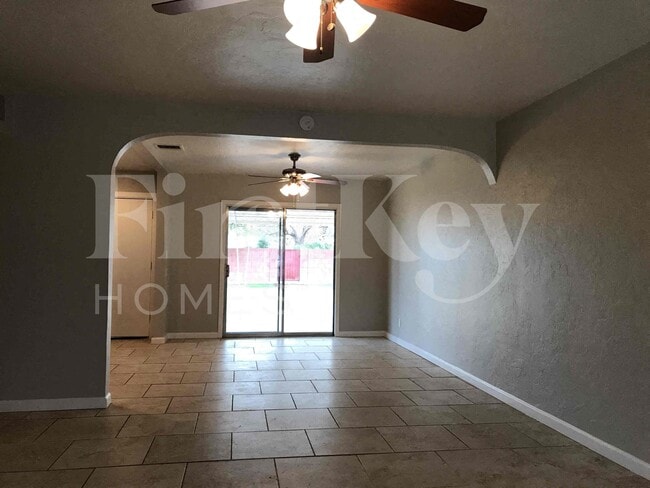 Building Photo - 1507 W Berridge Ln