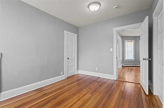 Building Photo - 16 Maplehurst Ave