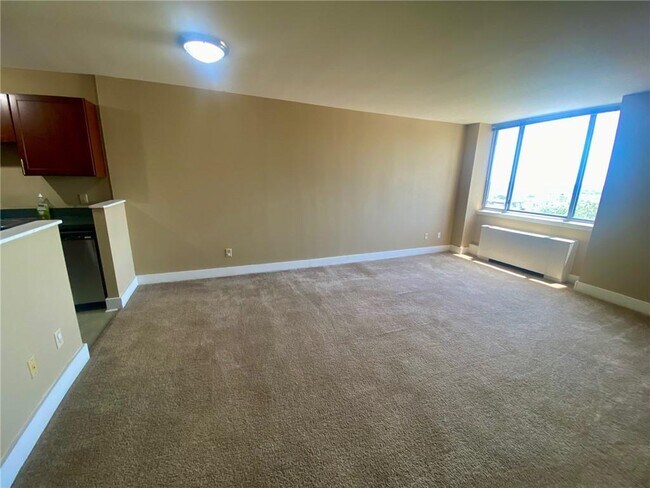 Foto del edificio - 600 E 8th St