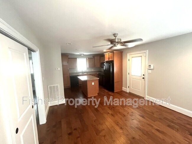 Foto del edificio - 202 W 15th St