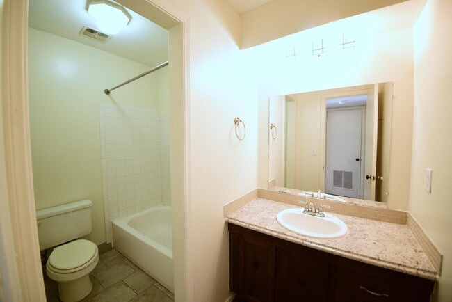 Building Photo - 4750 E 68th St
