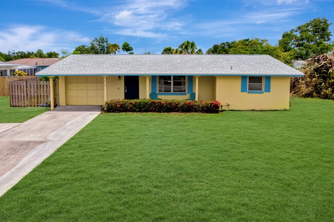 Building Photo - 656 Southland Rd