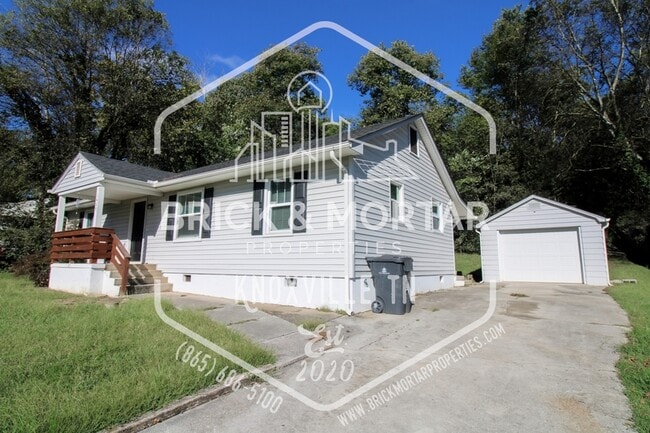 Photo - 1407 Charles Dr NE House