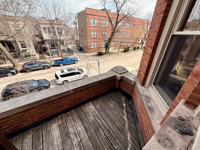 Foto del edificio - 2414 N Spaulding Ave