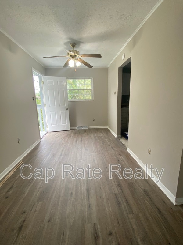 Building Photo - 1226 Parkview Dr
