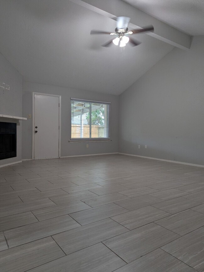 Foto del edificio - 2318 Squire Dobbins Dr