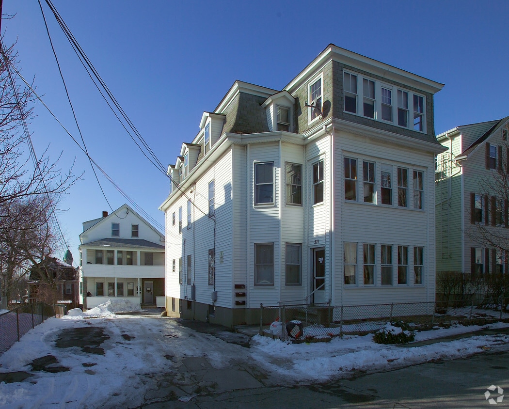Building Photo - 271-275 Whipple St