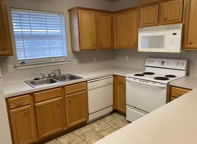 Foto del edificio - 947 Willow Pond St