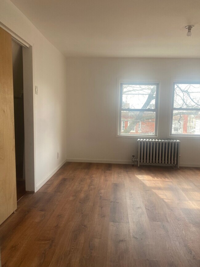 Foto del edificio - 8753 115th St