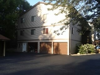 Foto del edificio - 7664 Woodlawn Dr