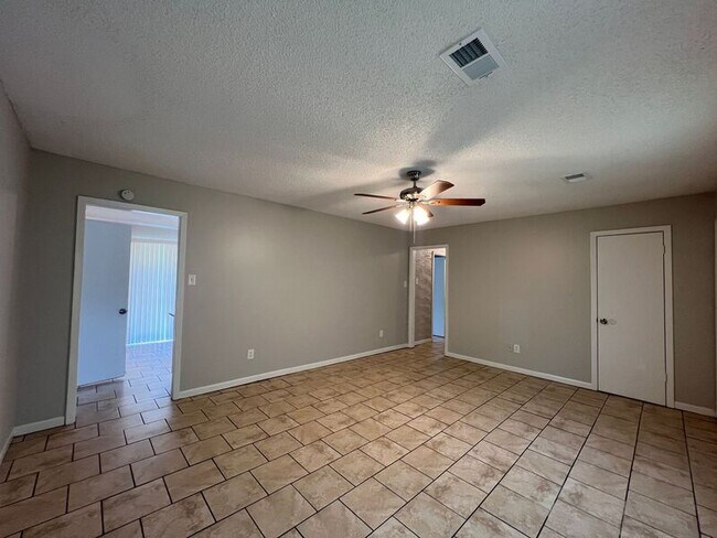 Foto del edificio - 7939 W Sandidge Rd