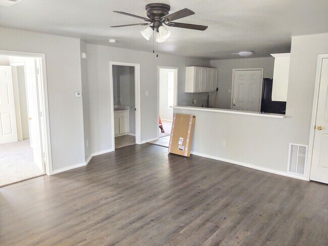 Foto del edificio - Completely refurbished home walking distan...