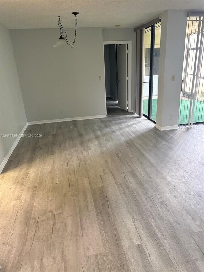 Building Photo - 2590 Carambola Cir N
