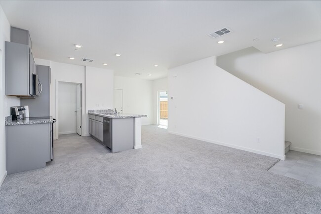 Building Photo - 1049 San Anselmo Ln