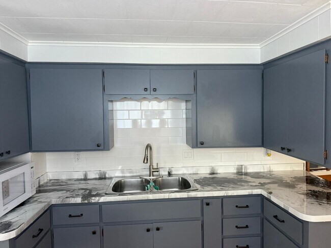 Foto del edificio - 2311 N Averill Ave
