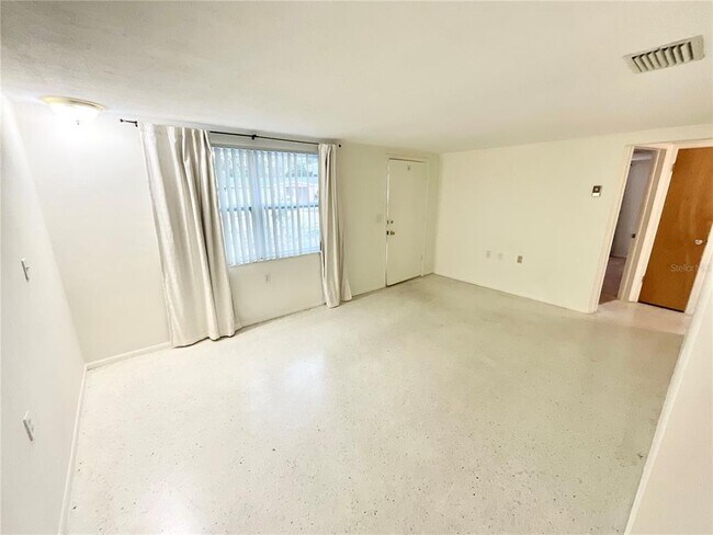 Foto del edificio - 4810 Flora Ave