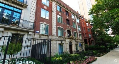 Building Photo - 1504 N Dearborn Pkwy