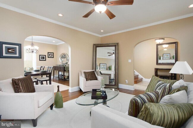 Foto del edificio - 616 Nicholson St NW
