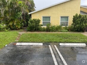 Building Photo - 214 Sparrow Dr