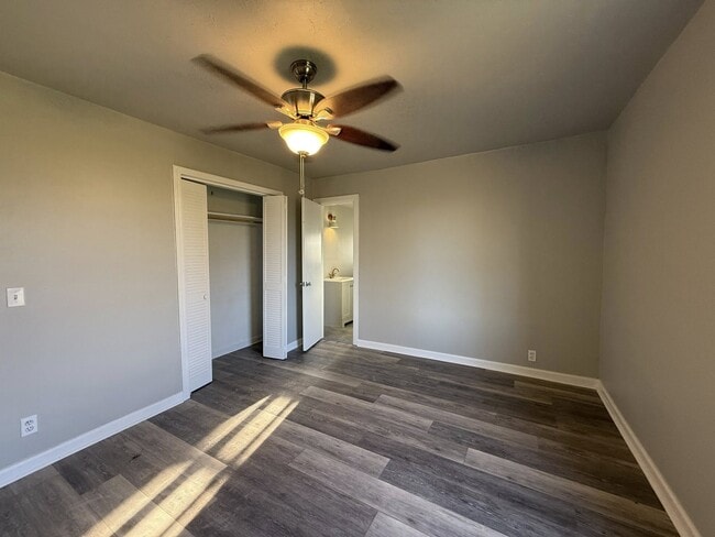 Building Photo - 6521 N Lottie Ave