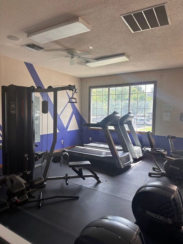 Building Photo - Spacious 2BR/2BA Urban Gem – Prime Locatio...