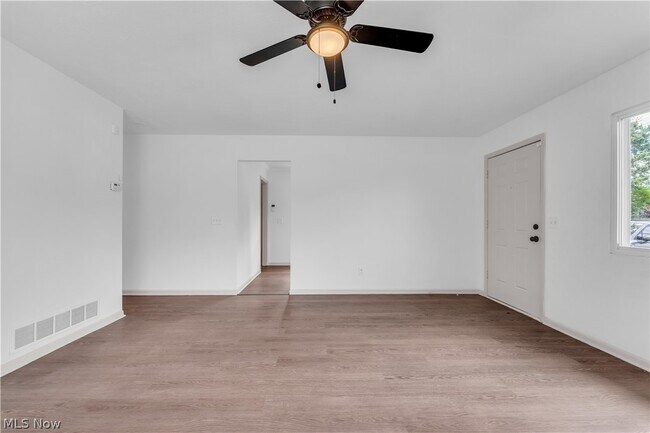 Building Photo - 12114 Milligan Ave