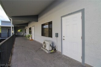 Building Photo - 826 Wiggins Pass Rd