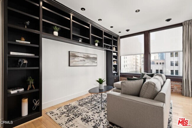 Foto del edificio - 460 S Spring St