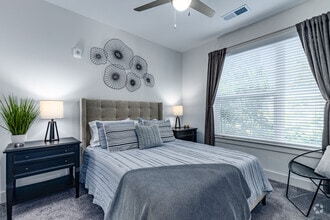 1 BR, 1 BA - 652SF - Allure on Parkway