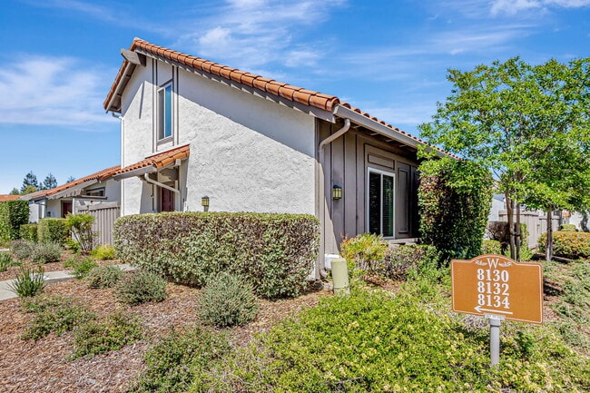 Building Photo - 8130 Park Villa Cir