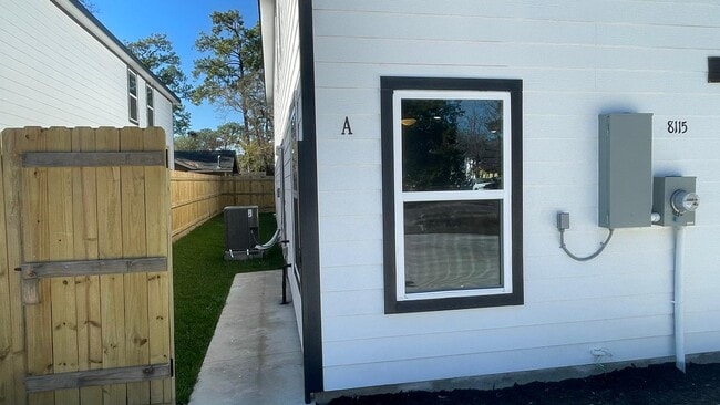 Building Photo - 6011 Wedgefield St