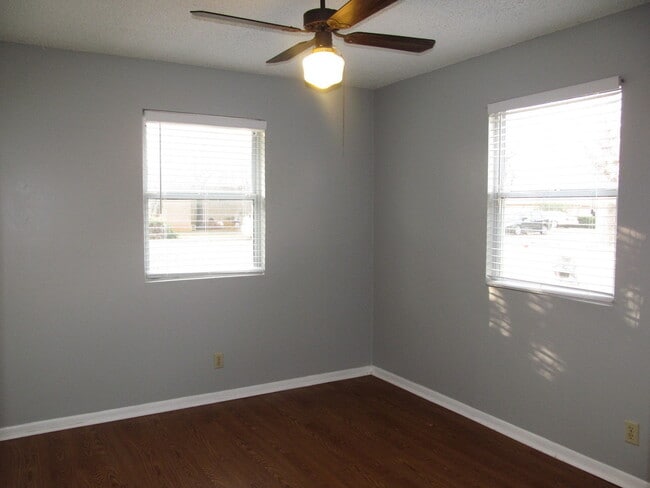 Building Photo - 3 BEDROOM, BELTON ISD