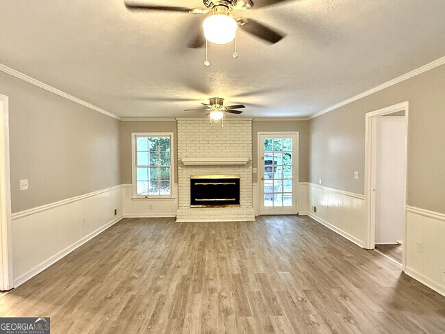 Building Photo - 252 Harmony Grove Rd