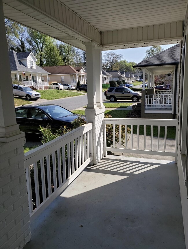 Building Photo - 529 Katonah Ave