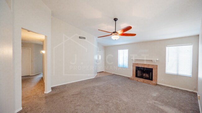 Building Photo - Charming Ahwatukee Home in Gated Community...