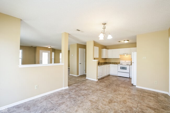 Building Photo - 913 Harbon Dr