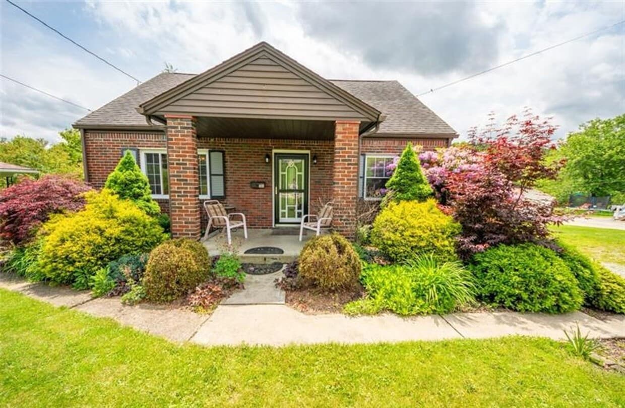 Primary Photo - Spacious 4-Bedroom Rental with Huge Deck &...