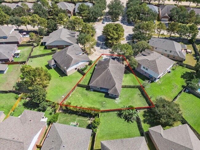 Building Photo - 26110 Pointer Ridge Ln