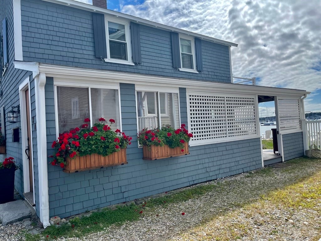 Primary Photo - 80 Lighthouse Rd