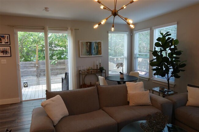Foto del edificio - 1511 E Sandalwood Ln